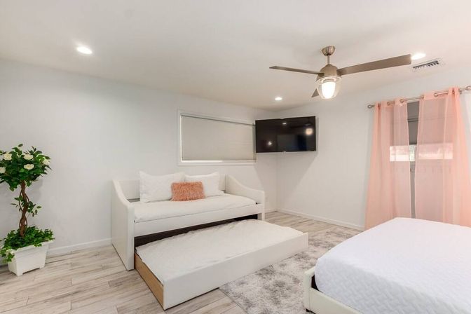 Love Oasis II: Luxury Vacation Home with Pool + Spa, Chic Decor & Secret Photo Booth image 21