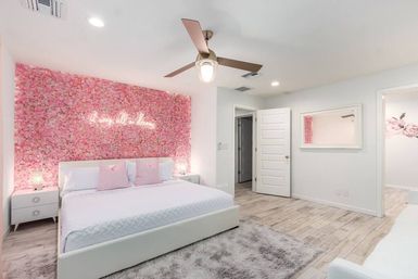 Love Oasis II: Luxury Vacation Home with Pool + Spa, Chic Decor & Secret Photo Booth image 16