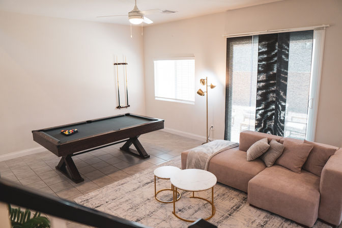 The Bachelorette Paradise I: Chic Getaway for 8 Guests image 4