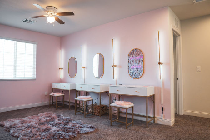 The Bachelorette Paradise I: Chic Getaway for 8 Guests image 3