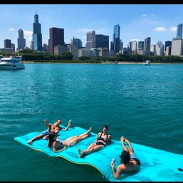 35' Sea Ray SLX Yacht Charter on Lake Michigan with Chicago Skyline Views image 2