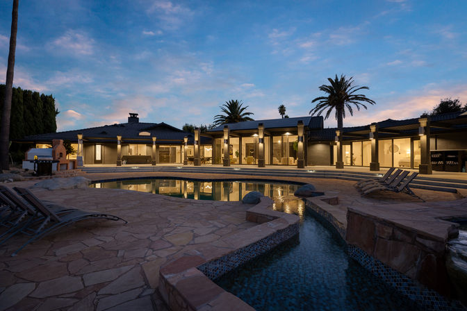 Wander Dia Del Sol: 7 BR Ranch-Style Retreat image 4
