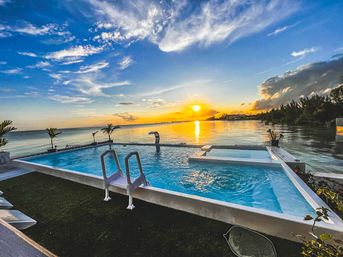 Ocean Front Private Estate: 7 Bedrooms & Pool (Sleeps 20) image 16