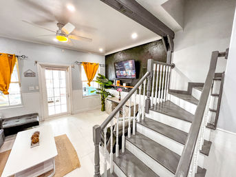Ocean Front Private Estate: 7 Bedrooms & Pool (Sleeps 20) image 12