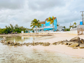 Ocean Front Private Estate: 7 Bedrooms & Pool (Sleeps 20) image 25