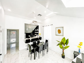 Ocean Front Private Estate: 7 Bedrooms & Pool (Sleeps 20) image 13