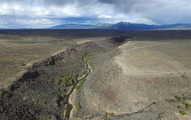 Creative Soul Scavenger Hunt of Taos: Day Trip from Santa Fe image 4