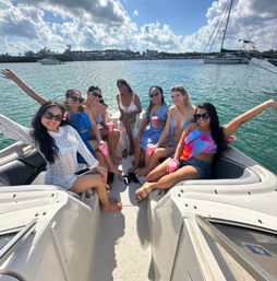 26' Sea Ray Sundeck Yacht Rental: Up to 11 Guests image 1