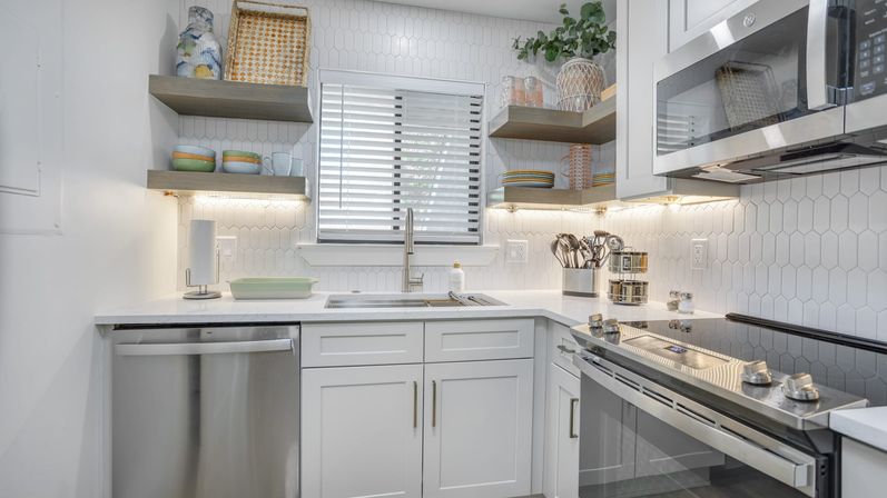 Fiddler's Cove Villa with Large Balcony & Walking Distance to the Beach image 15