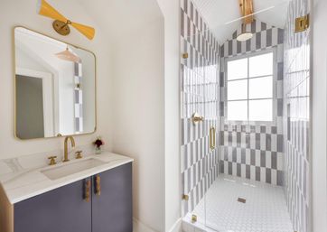Designer 4-Bedroom House in the Heart of Downtown with Private Rooftop Terrace image 17