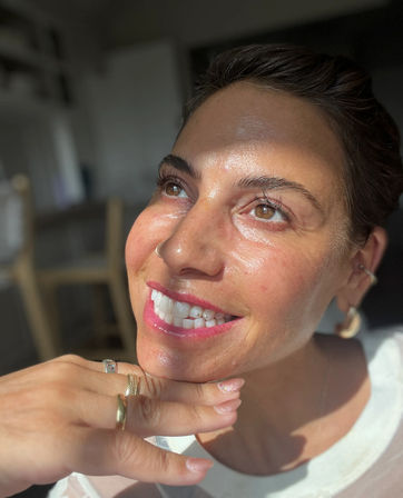Dazzle & Sparkle: Swarovski Tooth Gem Experience image 4