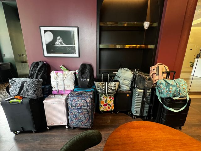 Store Your Bags at Music City Luggage Lockers image 3