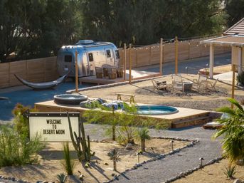 Desert Moon One Acre Property: Fully Fenced with Pickleball Court, Cowboy Pool, Hot Tub + Airstream image 1