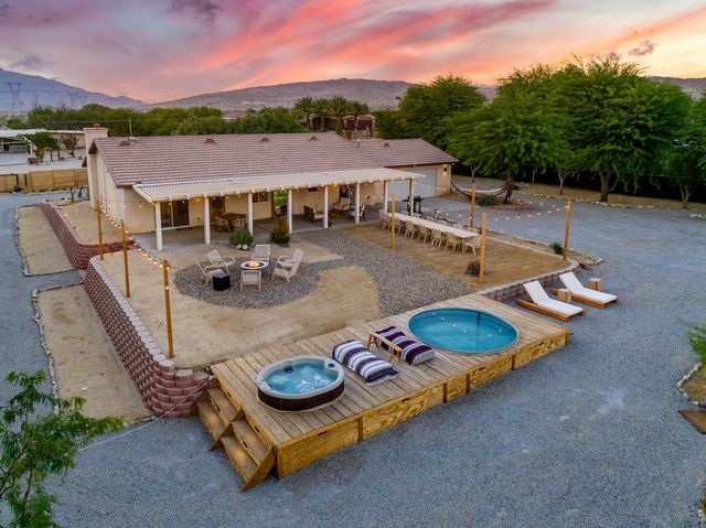 Desert Moon One Acre Property: Fully Fenced with Pickleball Court, Cowboy Pool, Hot Tub + Airstream image 3