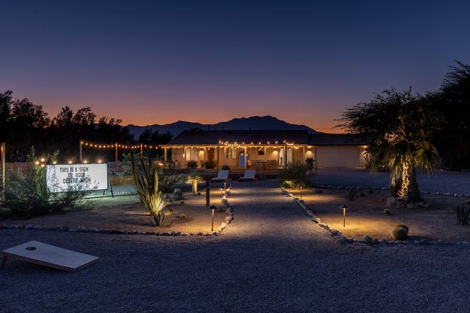 Desert Moon One Acre Property: Fully Fenced with Pickleball Court, Cowboy Pool, Hot Tub + Airstream image 32