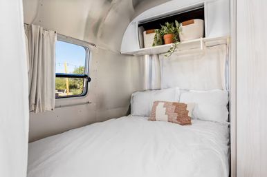 Desert Moon One Acre Property: Fully Fenced with Pickleball Court, Cowboy Pool, Hot Tub + Airstream image 26