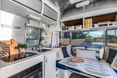 Desert Moon One Acre Property: Fully Fenced with Pickleball Court, Cowboy Pool, Hot Tub + Airstream image 7