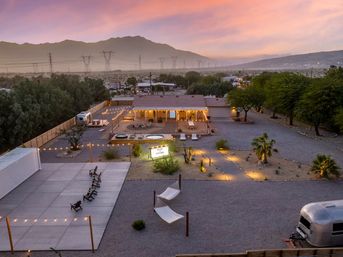 Desert Moon One Acre Property: Fully Fenced with Pickleball Court, Cowboy Pool, Hot Tub + Airstream image 24
