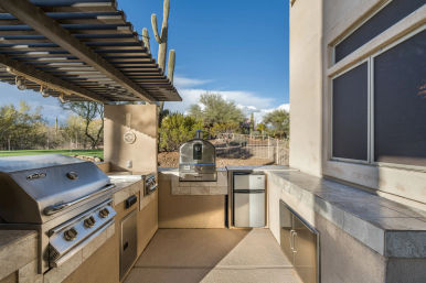 Pinnacle Perfection: Pool, Pizza Oven, & Putt Paradise image 2
