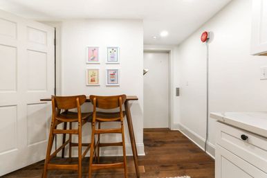 The Hudson: Cool Art-Filled Condo with Parking  image 3