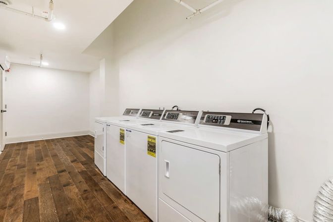 The Hudson: Cool Art-Filled Condo with Parking  image 12