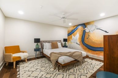 The Hudson: Cool Art-Filled Condo with Parking  image 5