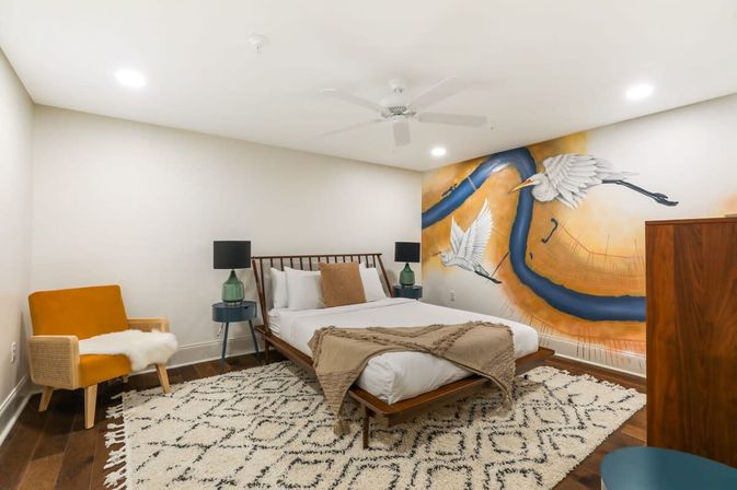 The Hudson: Cool Art-Filled Condo with Parking  image 5