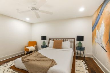 The Hudson: Cool Art-Filled Condo with Parking  image 10