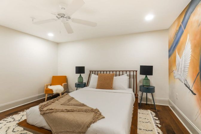 The Hudson: Cool Art-Filled Condo with Parking  image 10