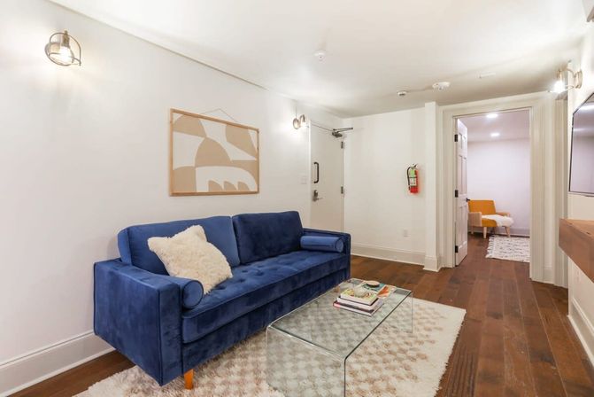 The Hudson: Cool Art-Filled Condo with Parking  image 13