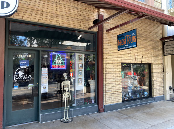 The Haunted Dinner Tour: 3-Course Meal + Ghost Walk image 2