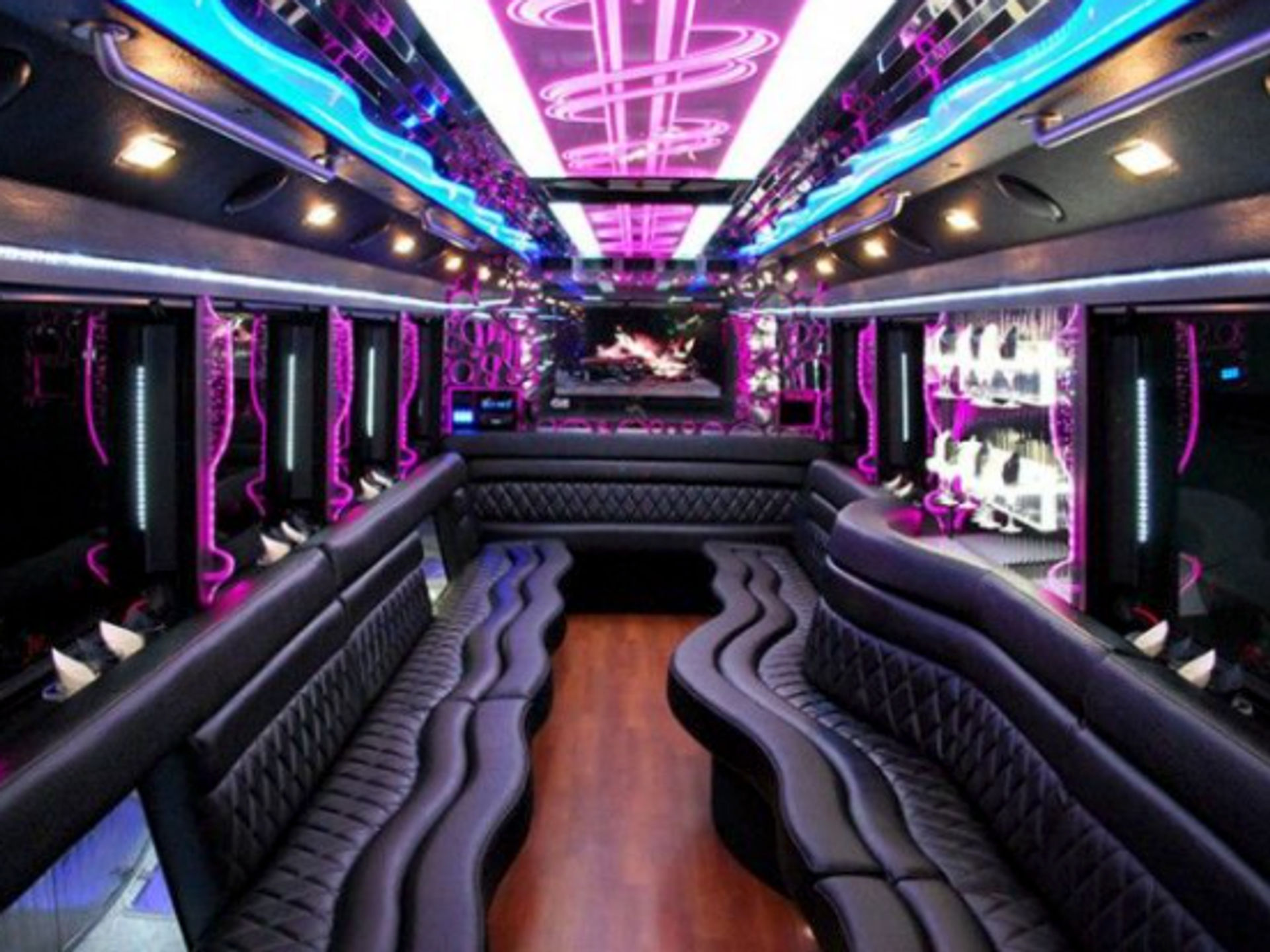 Vegas Sign & Mini Strip Tour in Private Limo or Party Bus with