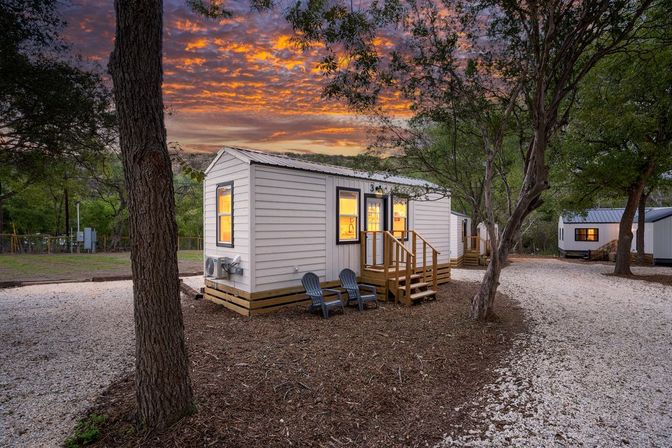 Fernweh Hillside: Hill Country Cottages with Pool, Hot Tub, Pickleball & River Access image 50