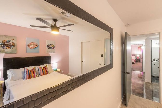 Love Oasis: Luxury Villa with Heated Pool, Mini Golf & Neon Vibes image 10