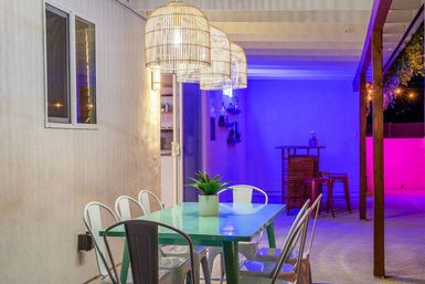 Love Oasis: Luxury Villa with Heated Pool, Mini Golf & Neon Vibes image 20