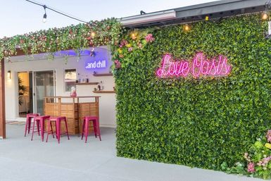 Love Oasis: Luxury Villa with Heated Pool, Mini Golf & Neon Vibes image 14