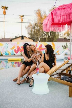 Love Oasis: Luxury Villa with Heated Pool, Mini Golf & Neon Vibes image 29