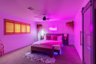 Love Oasis: Luxury Villa with Heated Pool, Mini Golf & Neon Vibes image 12