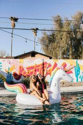 Love Oasis: Luxury Villa with Heated Pool, Mini Golf & Neon Vibes image 17