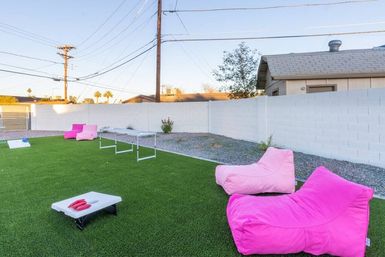 Love Oasis: Luxury Villa with Heated Pool, Mini Golf & Neon Vibes image 26