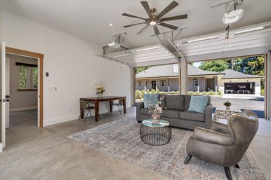 The Broadway Farmhouse: Private Sonoma Getaway on 4 Acres - Pool, Hot Tub, Game Room & Outdoor Kitchen image 12