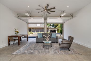 The Broadway Farmhouse: Private Sonoma Getaway on 4 Acres - Pool, Hot Tub, Game Room & Outdoor Kitchen image 14