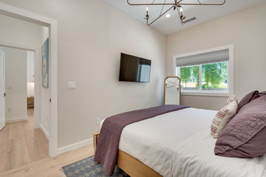 The Broadway Farmhouse: Private Sonoma Getaway on 4 Acres - Pool, Hot Tub, Game Room & Outdoor Kitchen image 89