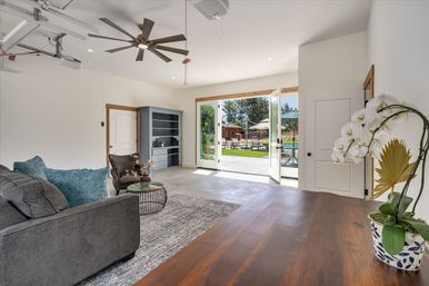 The Broadway Farmhouse: Private Sonoma Getaway on 4 Acres - Pool, Hot Tub, Game Room & Outdoor Kitchen image 10