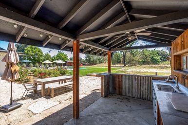 The Broadway Farmhouse: Private Sonoma Getaway on 4 Acres - Pool, Hot Tub, Game Room & Outdoor Kitchen image 106