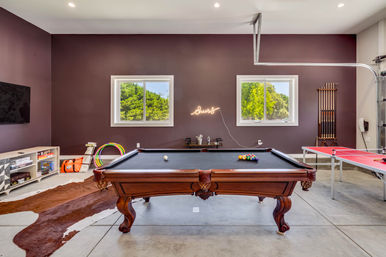 The Broadway Farmhouse: Private Sonoma Getaway on 4 Acres - Pool, Hot Tub, Game Room & Outdoor Kitchen image 158