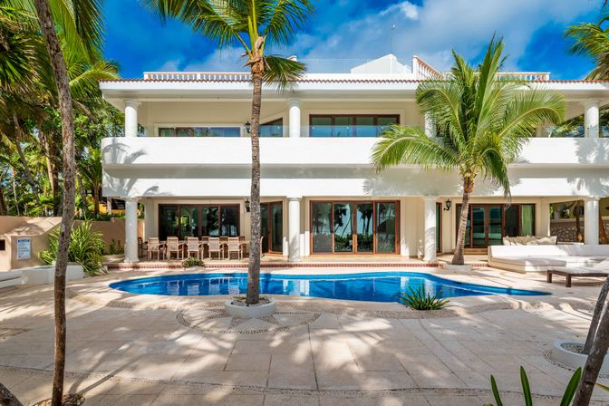 Casa Yardena: 9 BR Beachfront Escape in Soliman Bay image 15