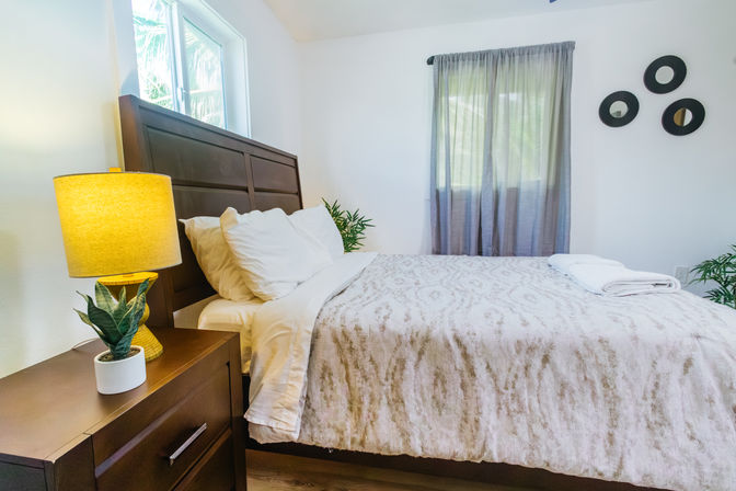 Peaceful Island Getaway: 3-BR Oceanfront Oasis image 14