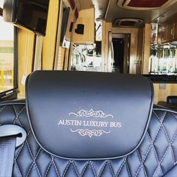 Party like a Rock Star: 45 Foot Prevost Tour Bus image 13