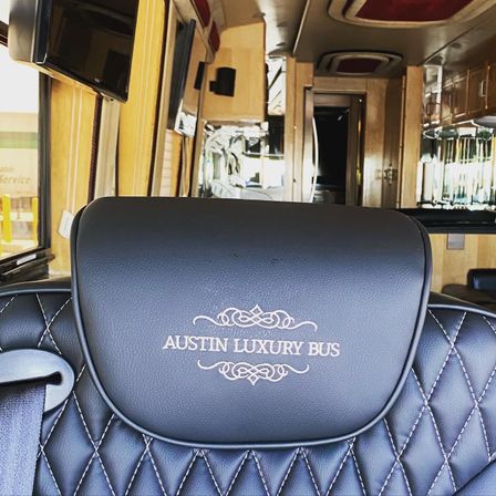Party like a Rock Star: 45 Foot Prevost Tour Bus image 13